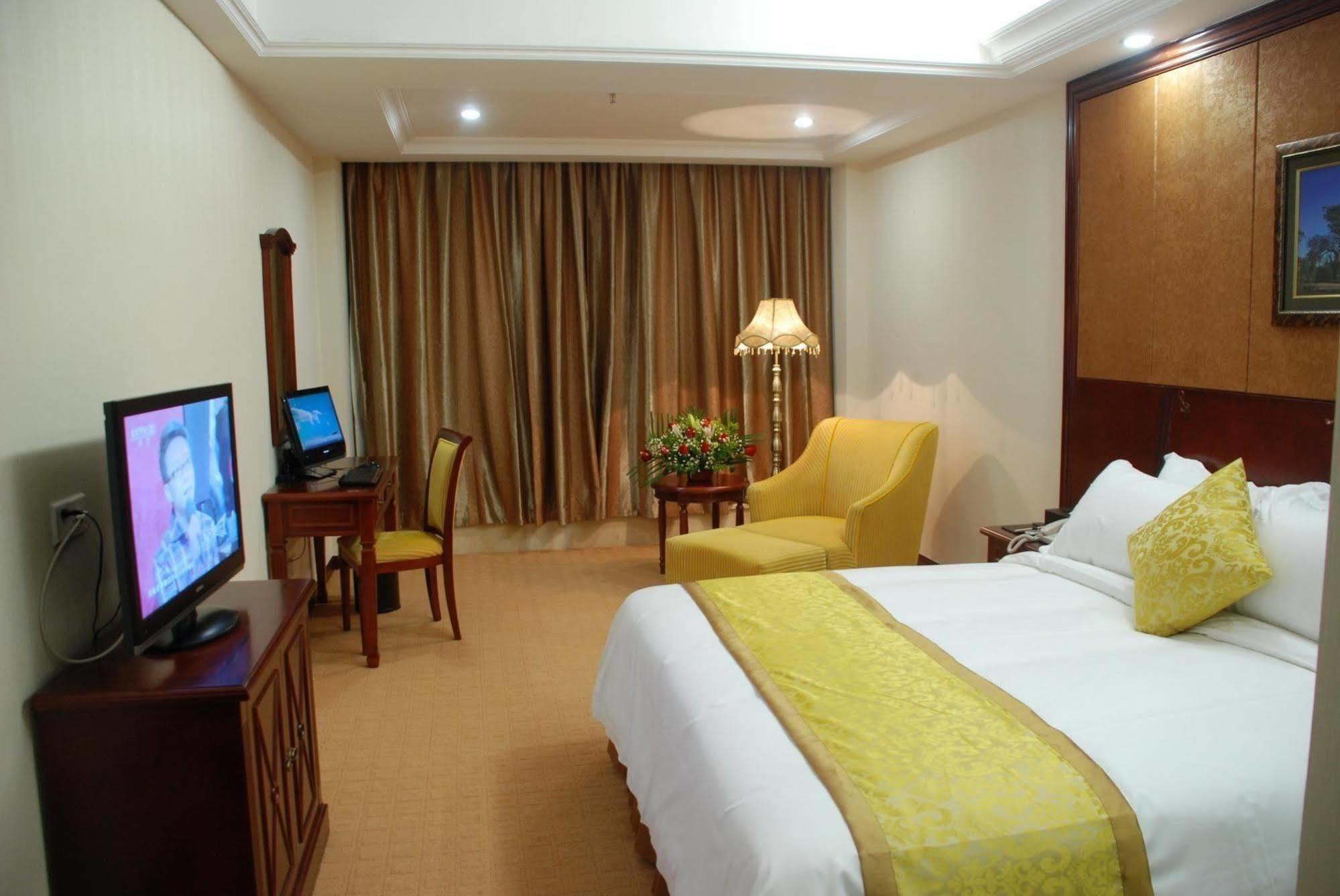 Vienna Hotel Shenzhen Pingdi Kültér fotó